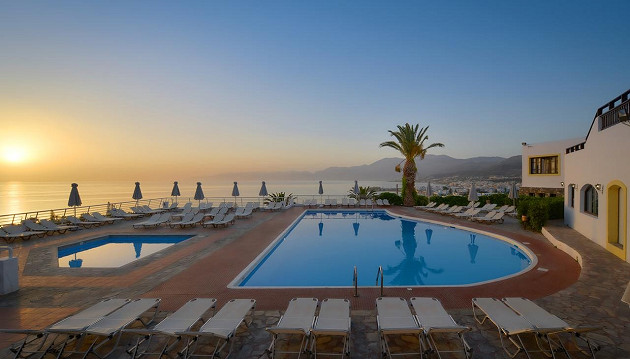 Atostogos Kretoje: 4★ Hersonissos Village viešbutis su VISKAS ĮSKAIČIUOTA maitinimu vos 543€