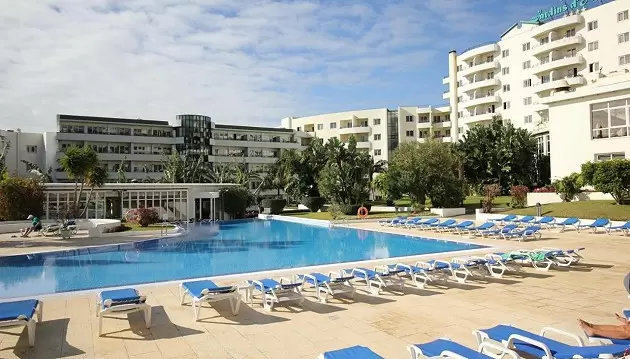 Atsipalaiduokite poilsinėje kelionėje į Madeirą: 4★ viešbutis Suite Hotel Jardins Da Ajuda