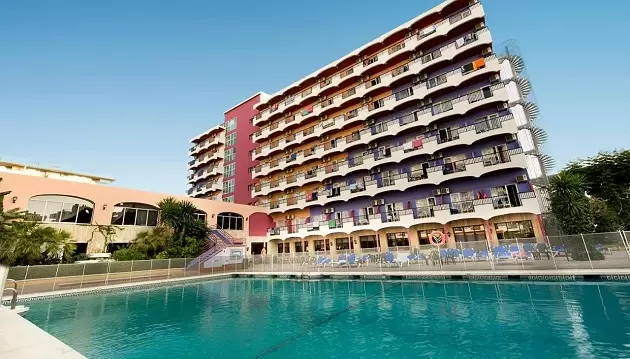 Poilsinė ir saulėta kelionė į Malagą: atraskite jaukų 4★ viešbutį Monarque Fuengirola Park