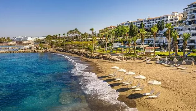 Nuostabios atostogos Pafose: ilsėkitės ir pramogaukite 5★ viešbutyje Coral Beach Hotel and Resort