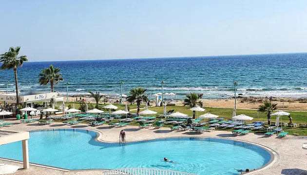 Smagus ir kokybiškas poilsis garantuotas Kipre: ilsėkitės 3★ viešbutyje Pierre Anne Beach