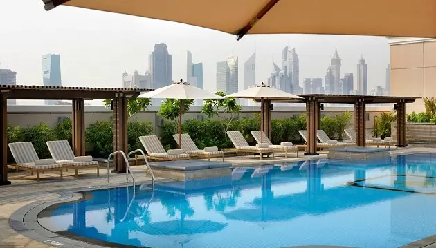 Dubajus ir jo auksinis grožis: apsistokite prabangiame 5★ viešbutyje Crowne Plaza Dubai Jumeirah