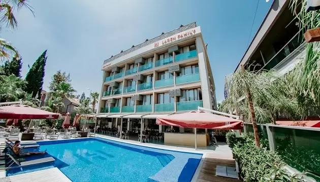 Keliaujame atsipalaiduoti su Turkijos saule: apsistokite boutique stiliaus viešbutyje Laren Family Hotel