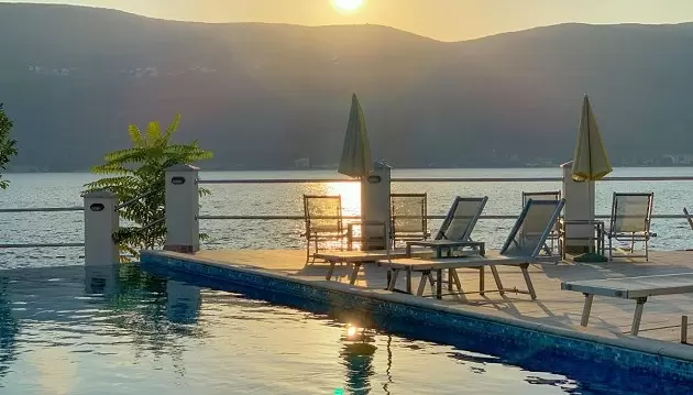 Šeimos atostogos Juodkalnijoje: ilsėkitės 4★ viešbutyje Hunguest Sun Resort