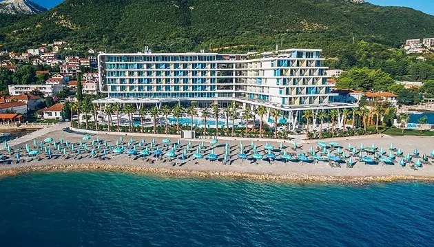 Juodkalnija: atostogos ant jūros kranto: 4★ viešbutyje Carine Hotel Kumbor su viskas įskaičiuota