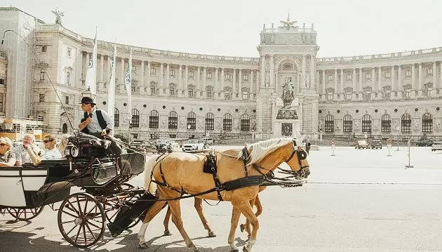Imperatoriškos atostogos Vienoje: viešnagė istoriniame pastate įsikūrusiame 4★ viešbutyje Bellevue Hotel