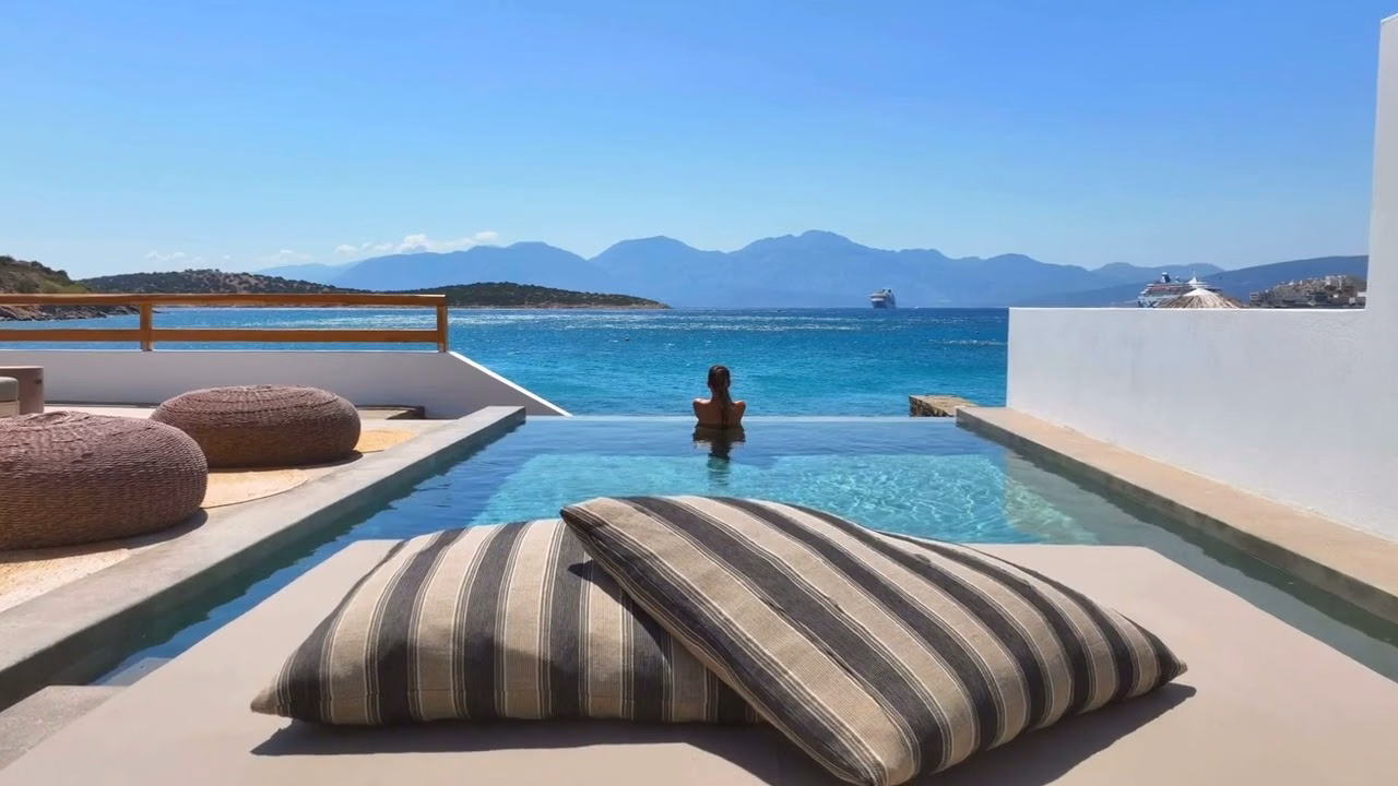 Minos Beach Art Hotel
